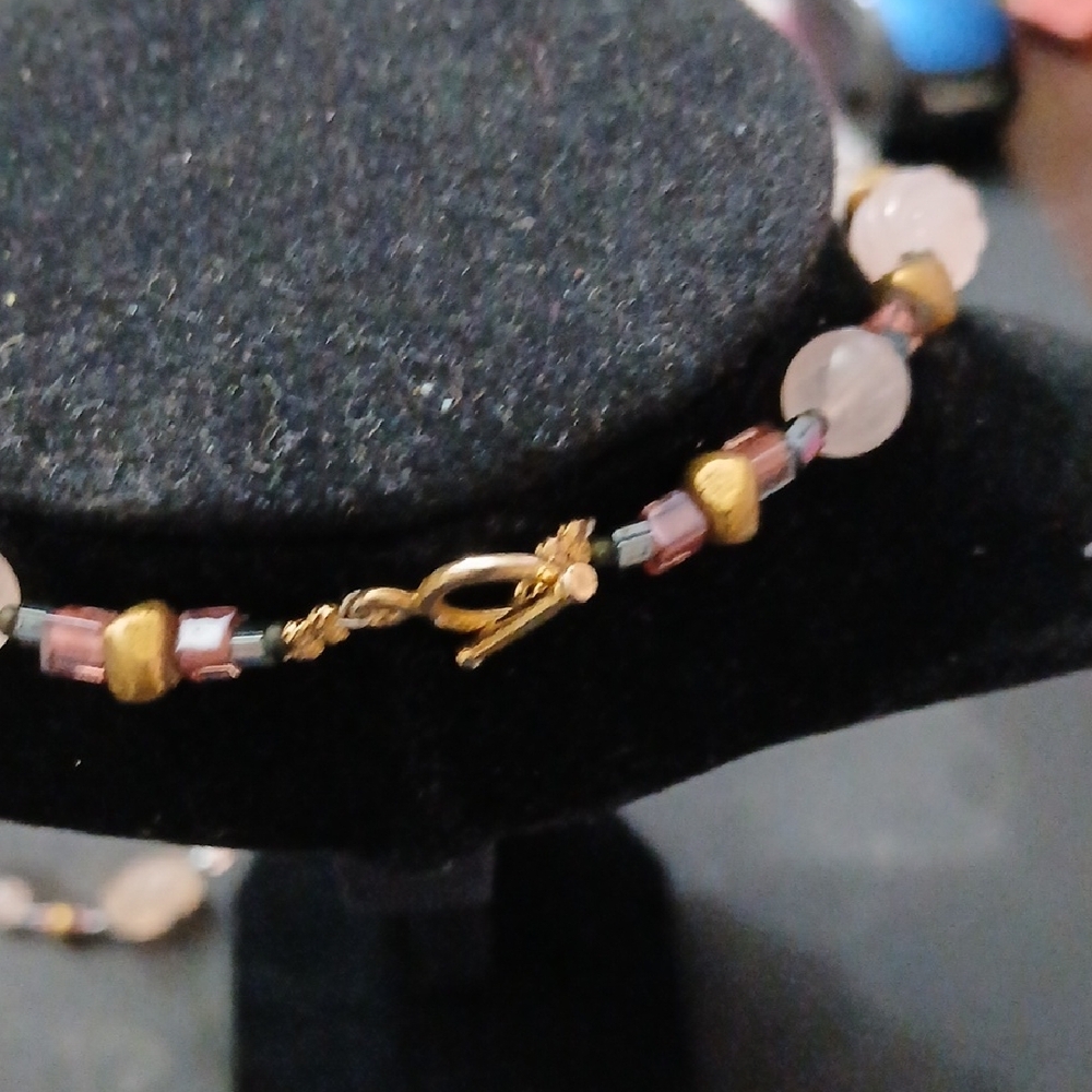 Elegant Pink Glass Beaded Necklace - Picture 2 of 2